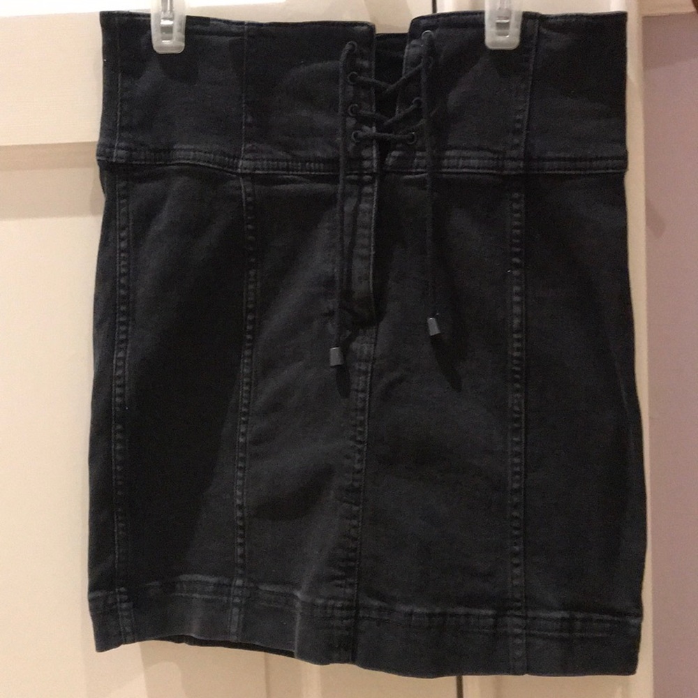 Free People Lace-Up Denim Skirt. Size 2.
